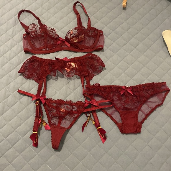 Agent Provocateur Other - Agent provocateur Jayce full set burgundy